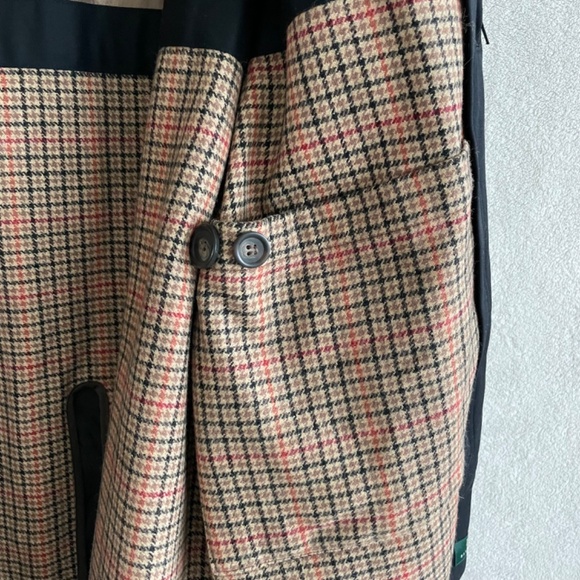 Lauren Ralph Lauren trench coat with removable inner liner. - Picture 8 of 10